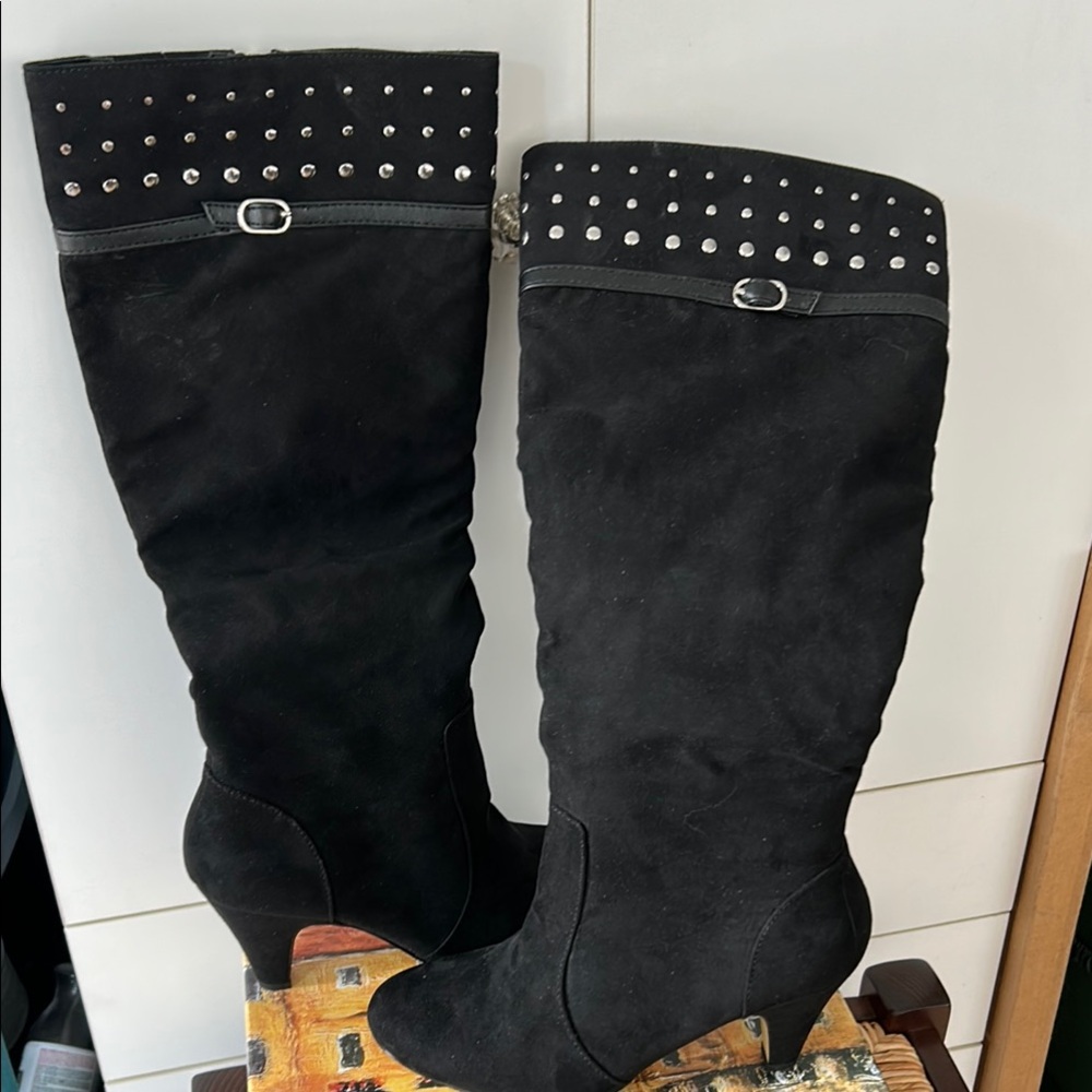 Elegant Black Studded Heeled Boots